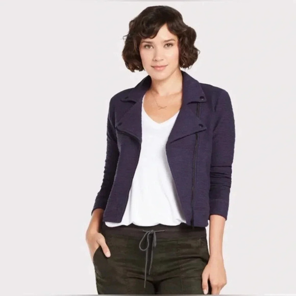 Evereve Peyton Jensen Navy Blazer - Picture 2 of 8